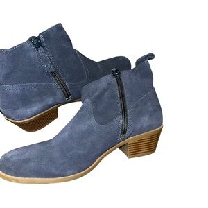 Vionic Orthotic Vera Ankle Boot blue suede leather size 8.5 booties